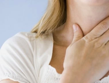 Πονόλαιμος από το air condition: Τι μπορείτε να κάνετε – Πότε να πάτε στο γιατρό (βίντεο)